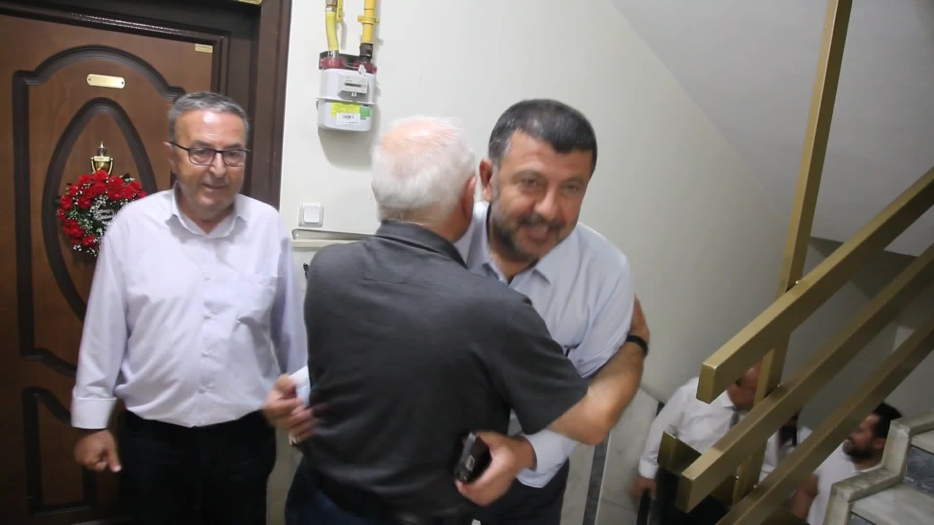 VELİ AĞBABA: “MAALESEF ÜLKE ADETA VASATLIĞA, NİTELİKSİZLİĞE TESLİM EDİLMİŞ DURUMDA”