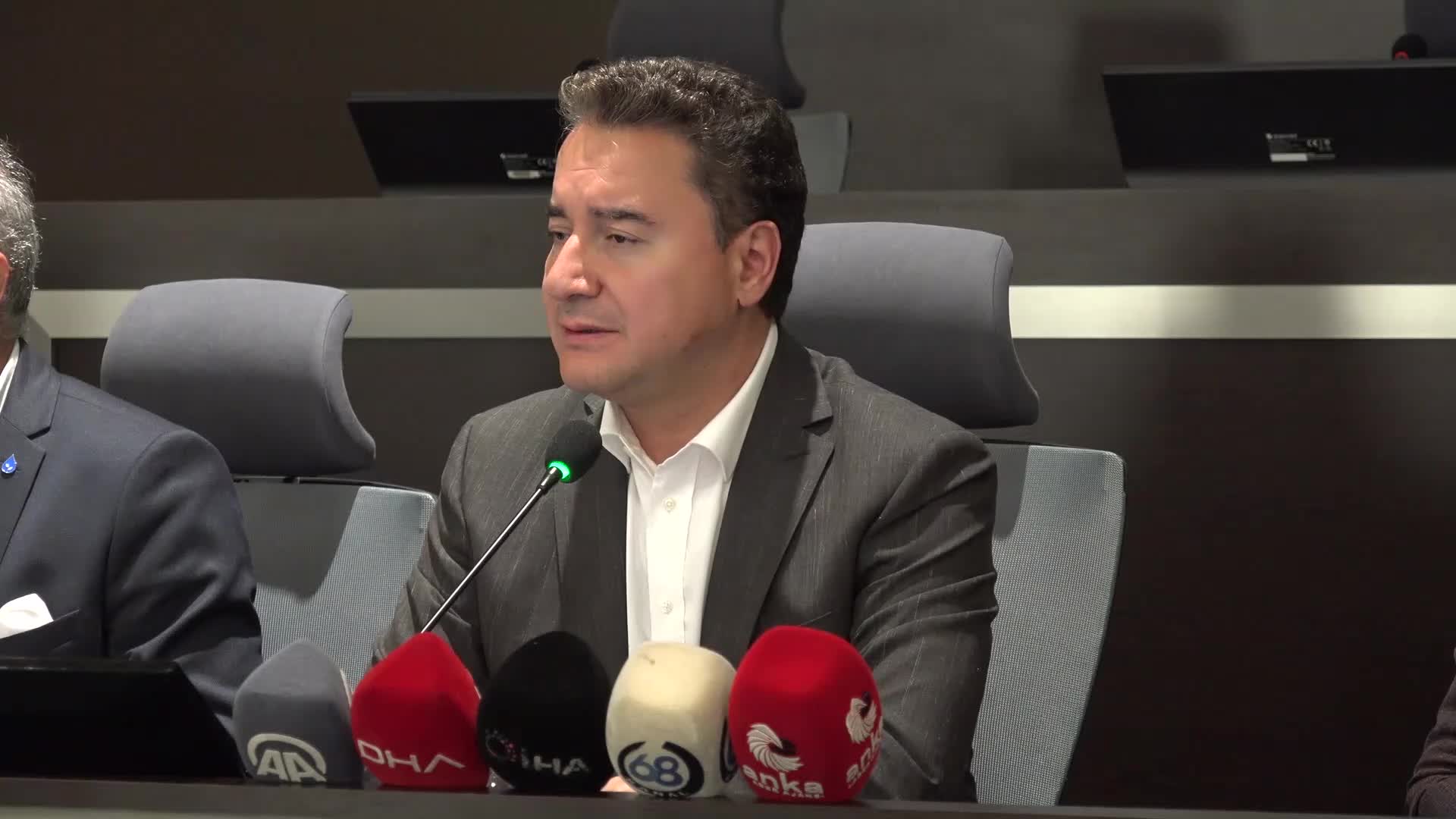 BABACAN, AKSARAY’DA İŞ DÜNYASINA SESLENDİ: "İKİ BÜYÜK KRİZİ ÇÖZEN KADRO İLE BERABERİZ. BİZ YAŞADIK, YAPTIK”