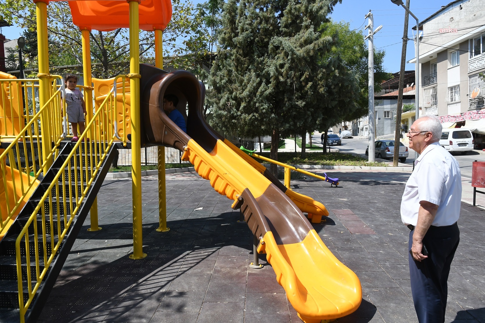 KARABAĞLAR BELEDİYESİ, ŞEHİT ER FERDİ SEDA KILIÇ PARKI’NI YENİLEDİ