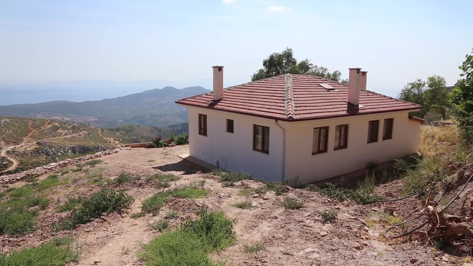 MUĞLA’DA 2 YILDIR ELEKTRİĞİ OLMAYAN ZEYTİNKÖYLÜLER ÇÖZÜM BEKLİYOR